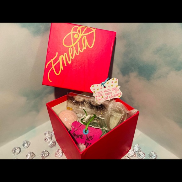 Custom Gift Boxes - Picture 2 of 3